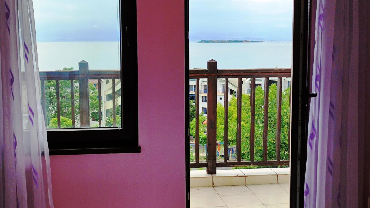 Marina Delfin Apartments - Top Location & Pet Friendly Sveti Vlas Exterior photo