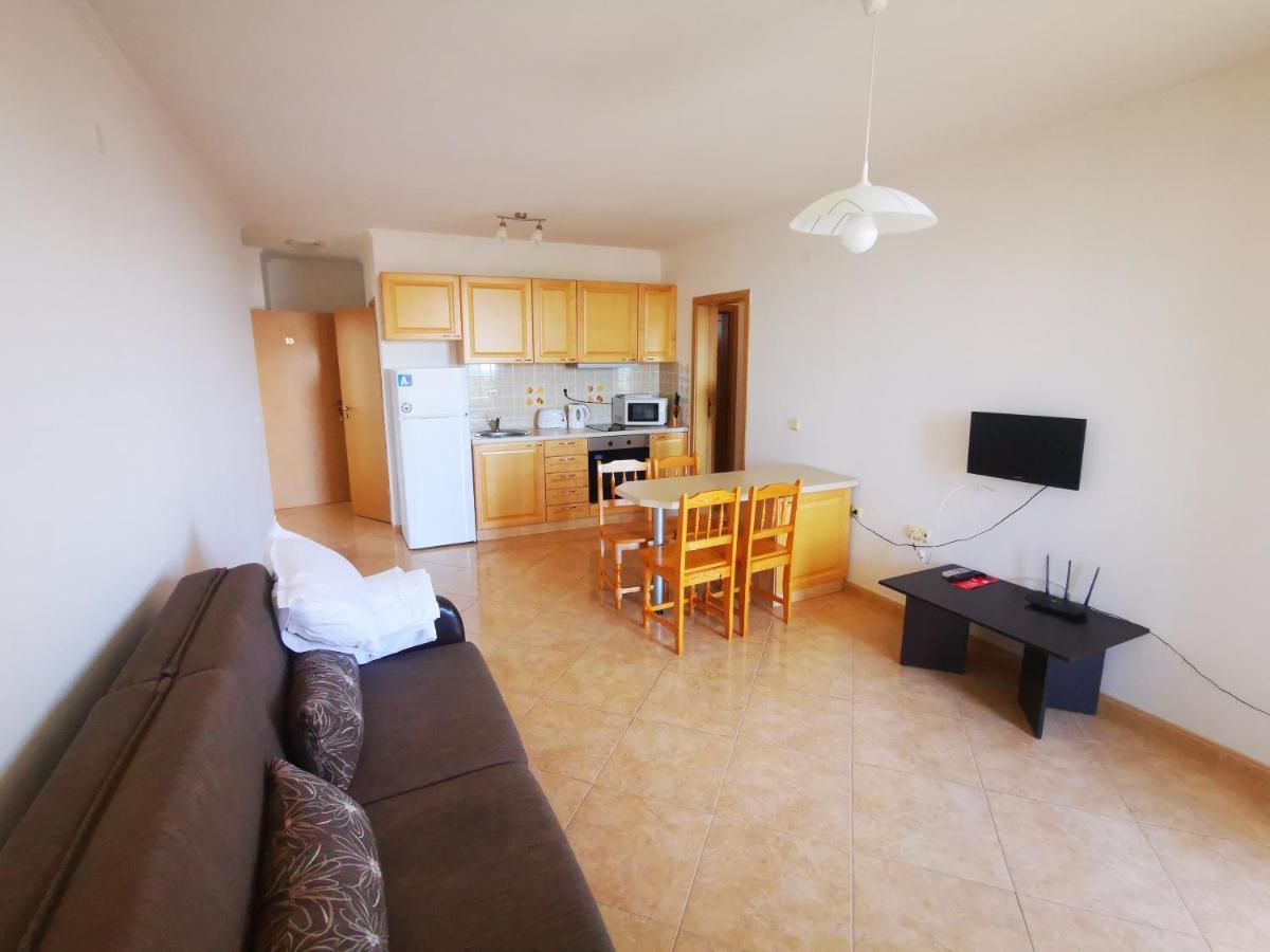Marina Delfin Apartments - Top Location & Pet Friendly Sveti Vlas Exterior photo