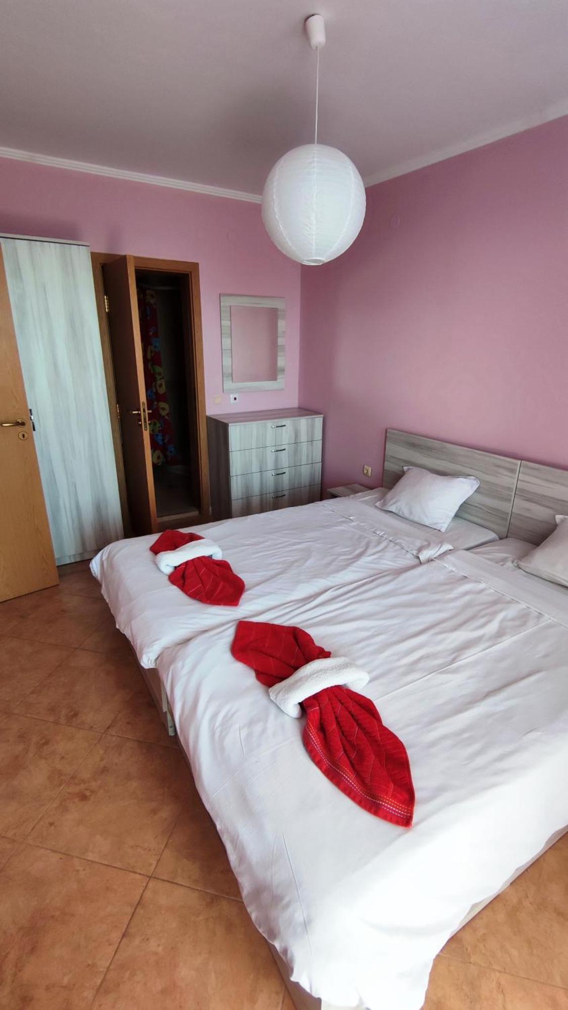 Marina Delfin Apartments - Top Location & Pet Friendly Sveti Vlas Exterior photo