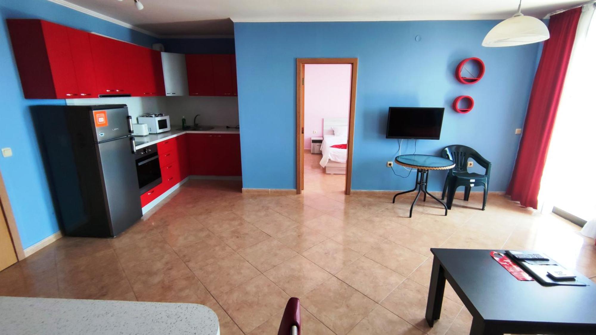 Marina Delfin Apartments - Top Location & Pet Friendly Sveti Vlas Exterior photo