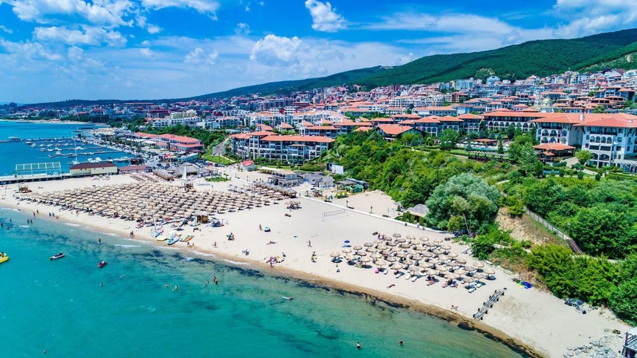 Marina Delfin Apartments - Top Location & Pet Friendly Sveti Vlas Exterior photo